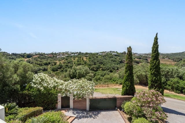 4 soveværelse Semi-Rækkehus til salg i Sotogrande, San Roque - € 1.250.000 (Ref: 9878365)