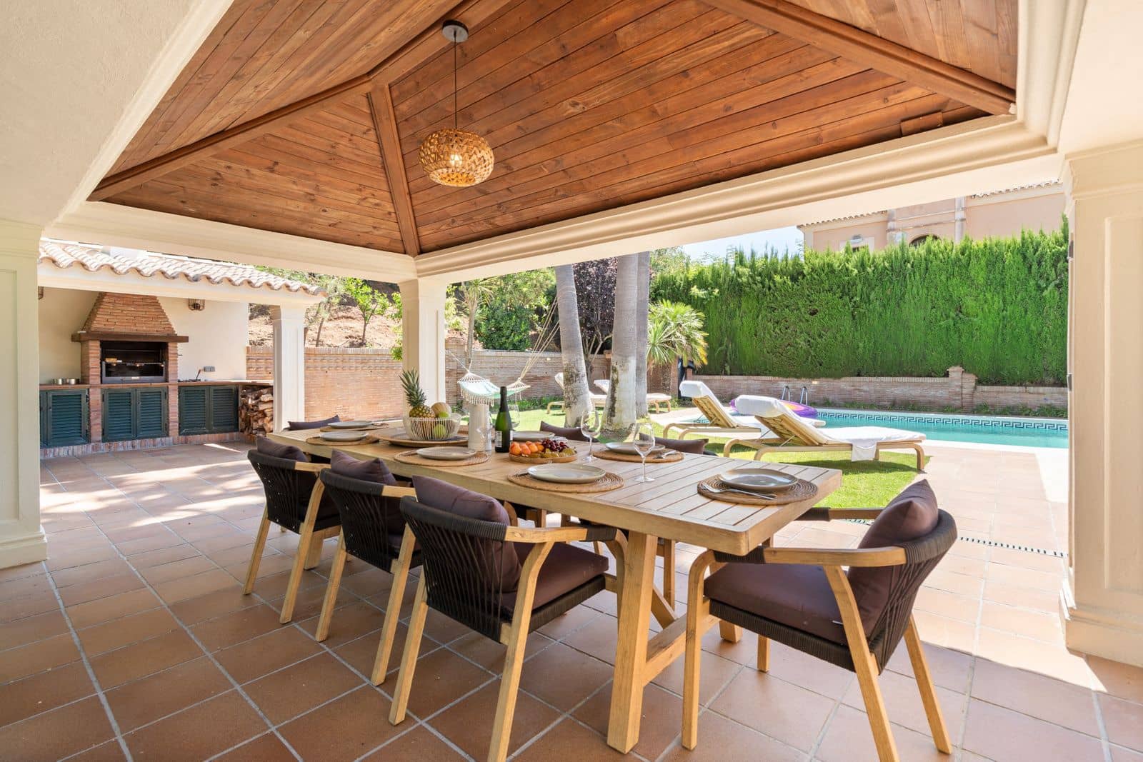 4 bedroom Semi-detached Villa for sale in Sotogrande - € 1,250,000 (Ref: 9878365)