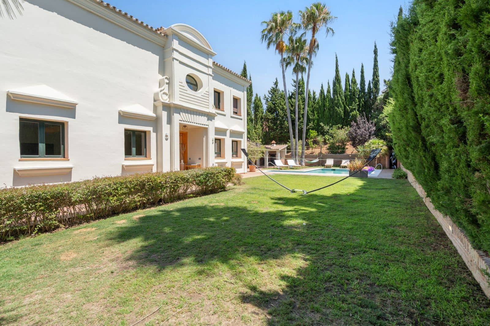 4 bedroom Semi-detached Villa for sale in Sotogrande - € 1,250,000 (Ref: 9878365)