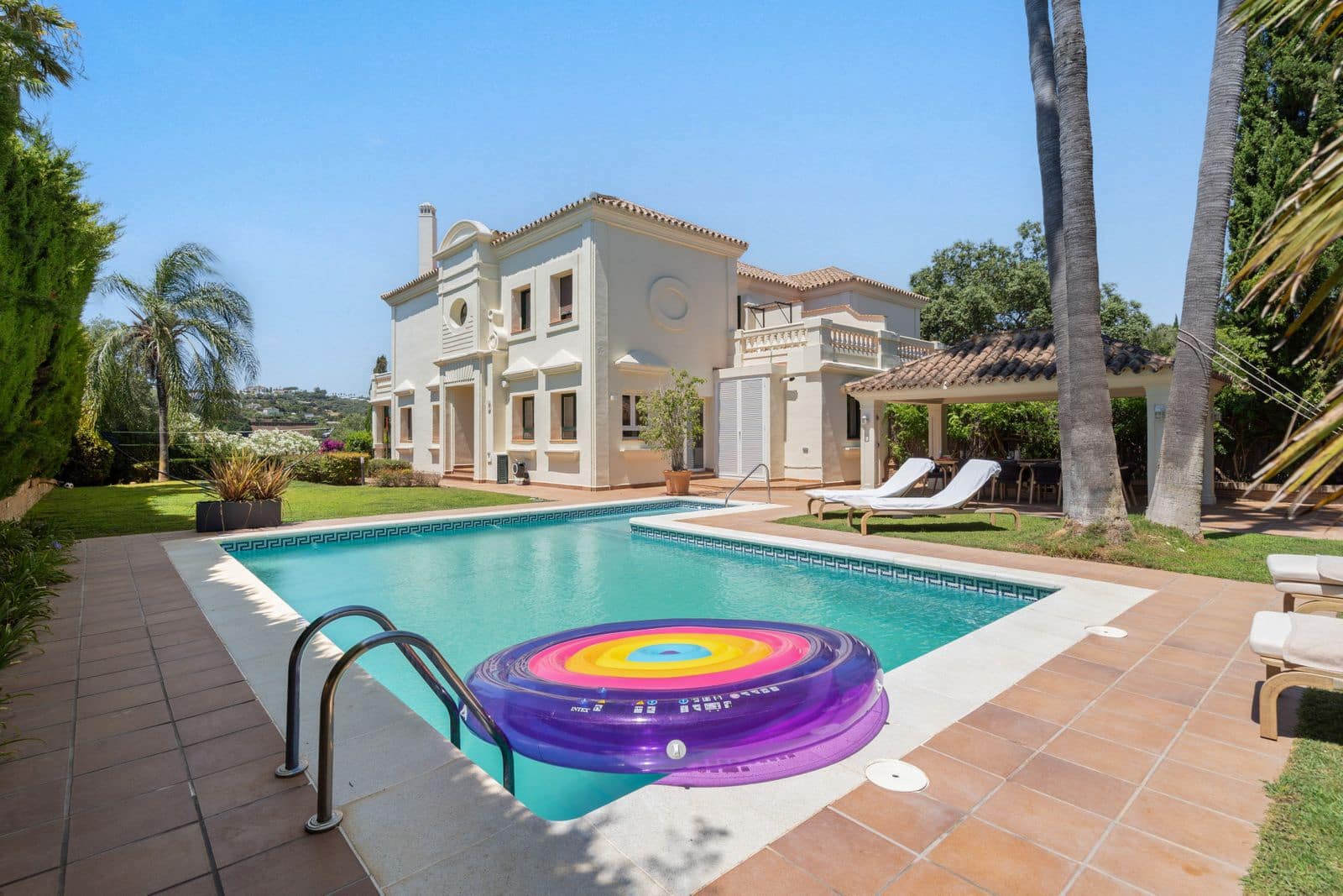 4 bedroom Semi-detached Villa for sale in Sotogrande - € 1,250,000 (Ref: 9878365)