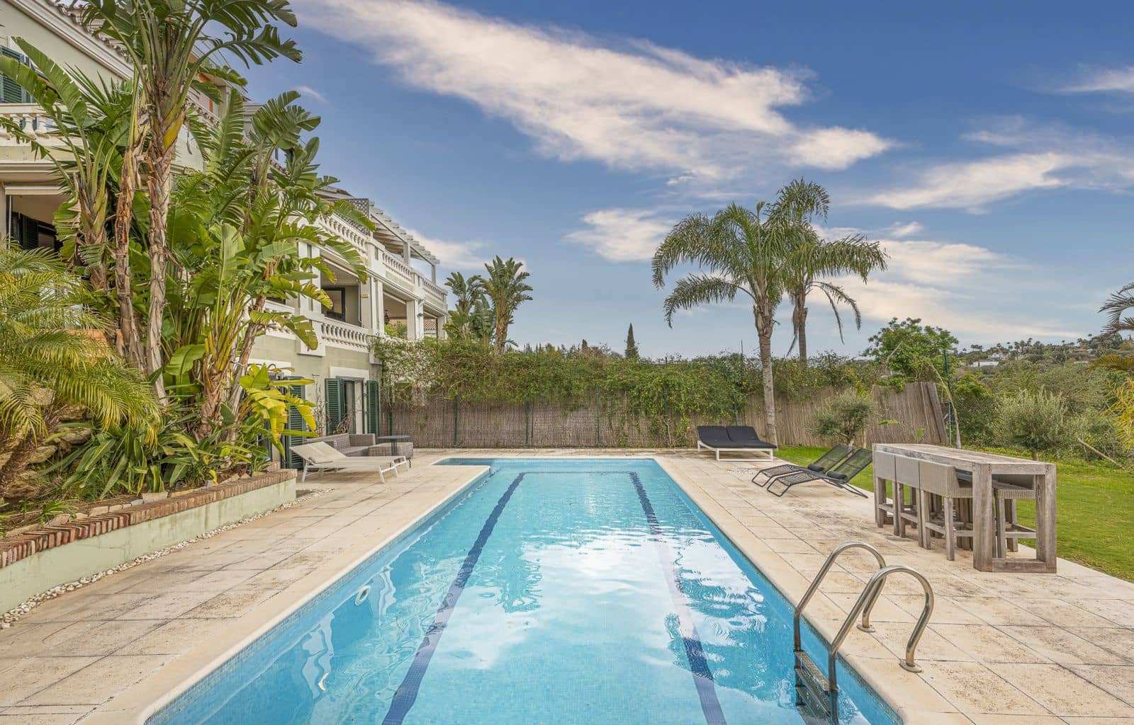 4 bedroom Villa for sale in Sotogrande - € 1,190,000 (Ref: 9878366)