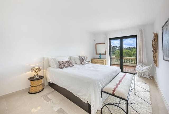 Chalet de 4 habitaciones en Sotogrande, San Roque en venta - 1.190.000 € (Ref: 9878366)