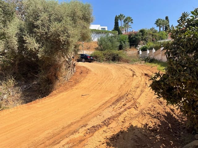 Byggetomt til salgs i El Rosario, Marbella - € 673 000 (Ref: 9878375)