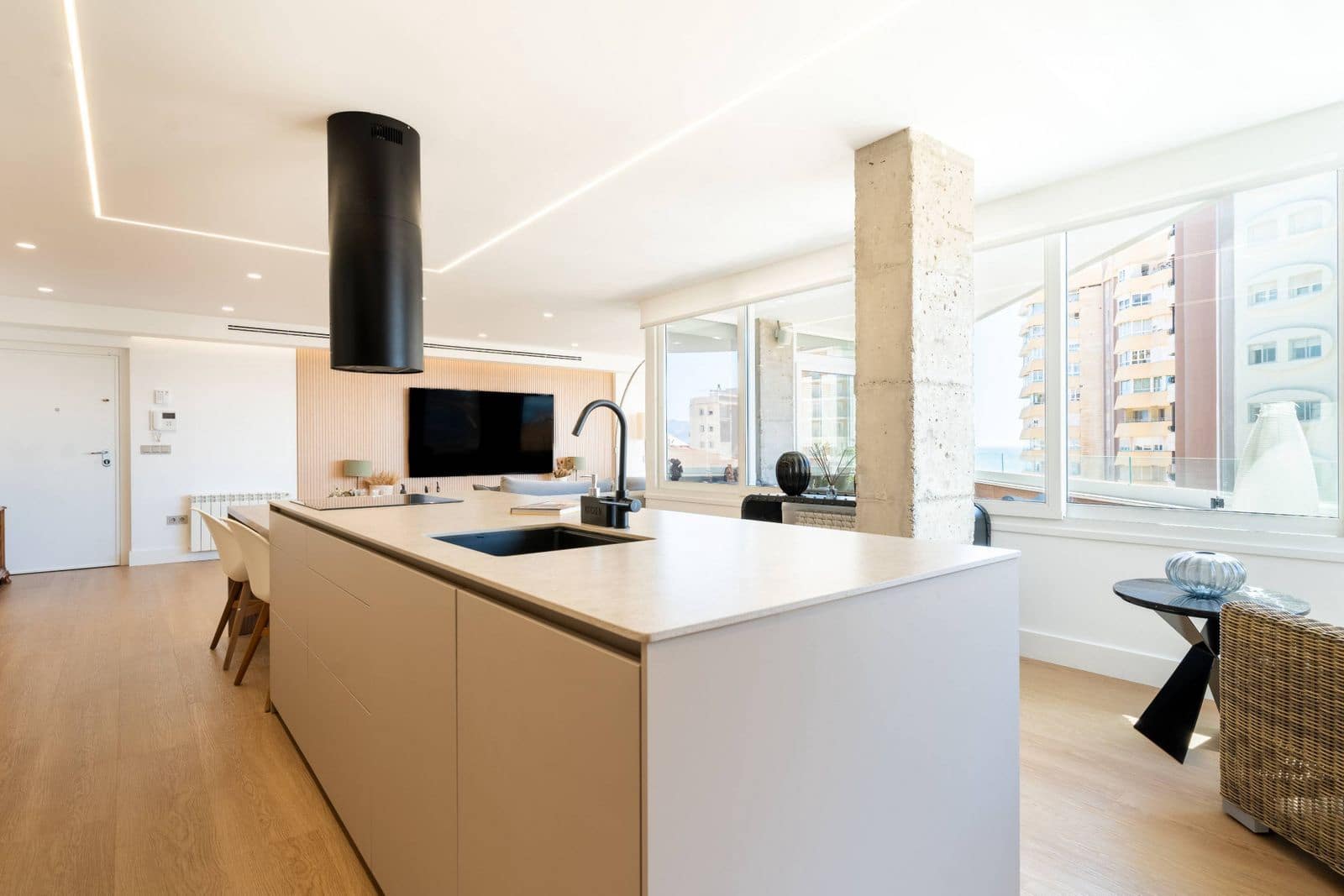 4 slaapkamer Appartement te koop in Malaga stad - € 1.695.000 (Ref: 9878376)