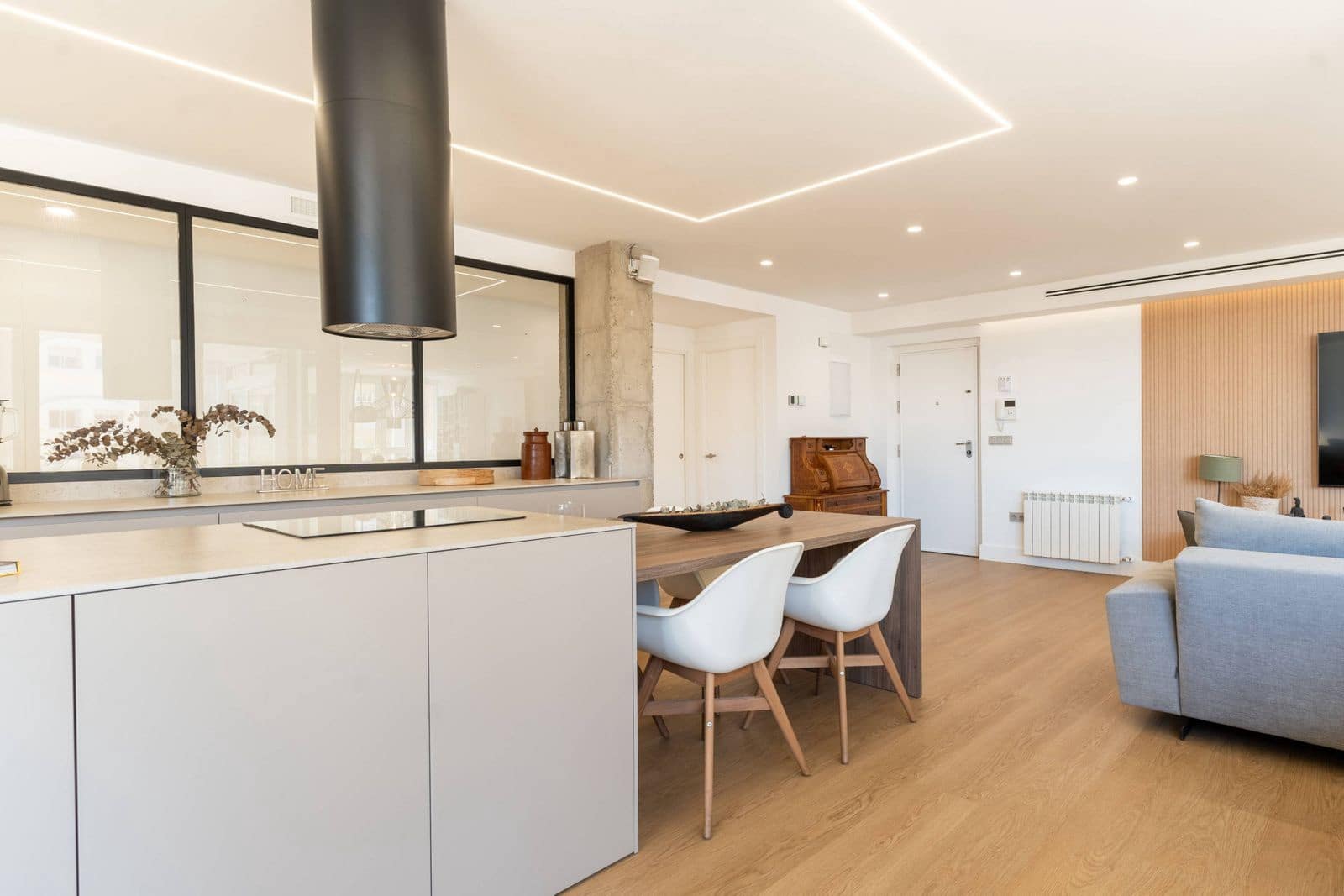 4 slaapkamer Appartement te koop in Malaga stad - € 1.695.000 (Ref: 9878376)
