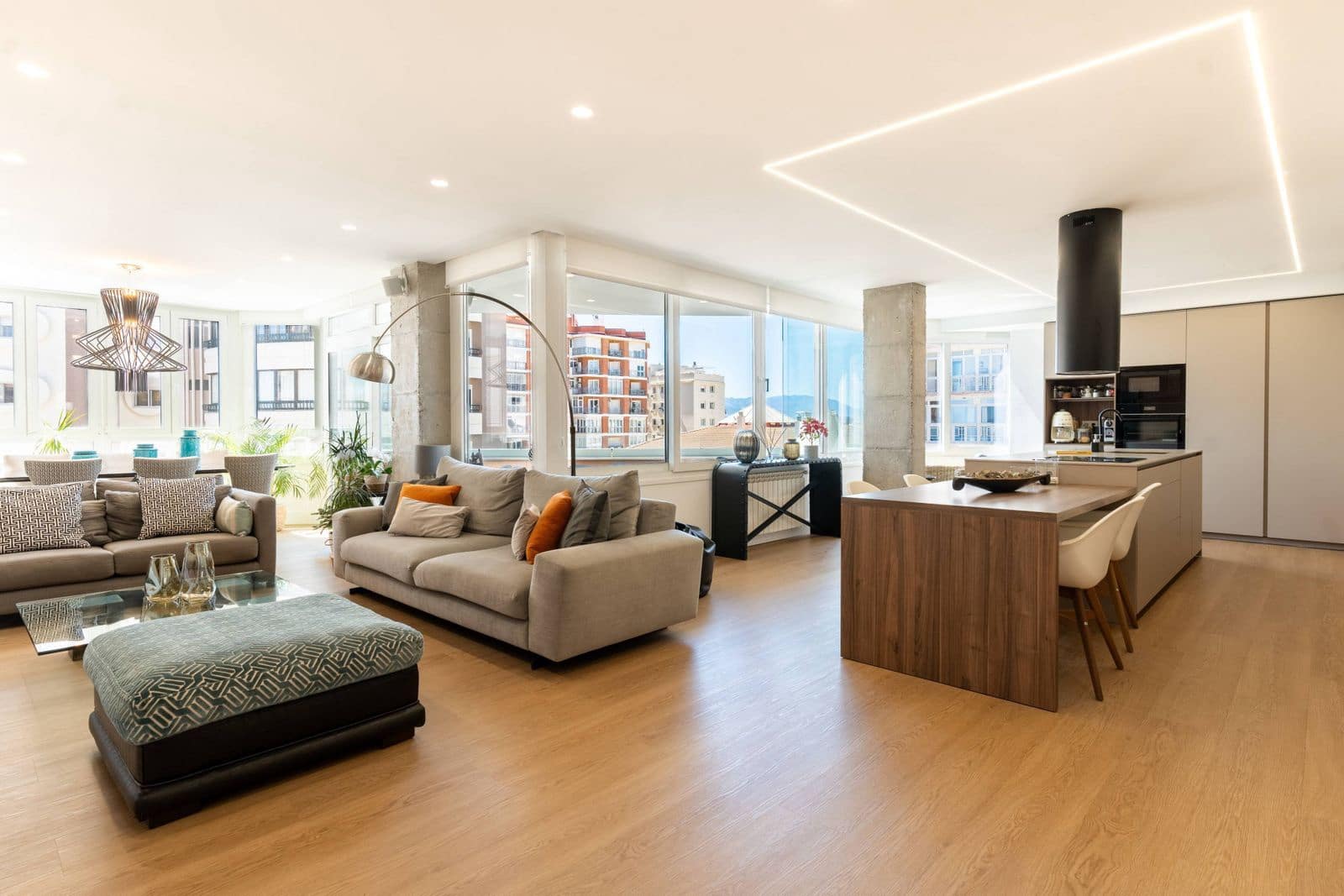 4 slaapkamer Appartement te koop in Malaga stad - € 1.695.000 (Ref: 9878376)