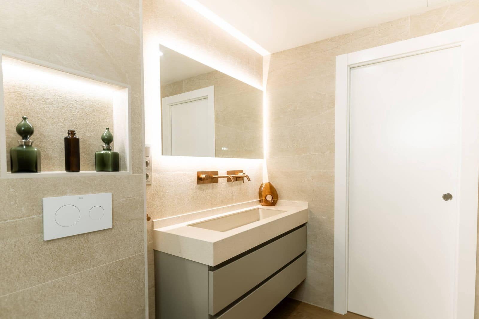 4 slaapkamer Appartement te koop in Malaga stad - € 1.695.000 (Ref: 9878376)