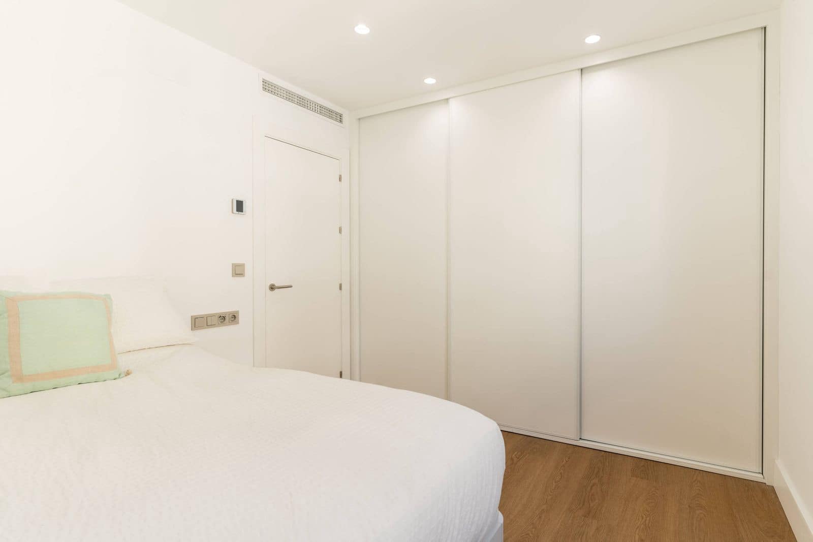 4 slaapkamer Appartement te koop in Malaga stad - € 1.695.000 (Ref: 9878376)