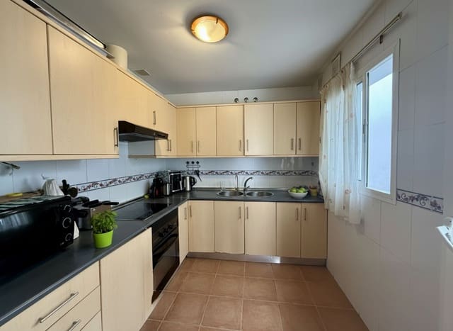 Casa de 2 habitaciones en San Pedro de Alcantara, Marbella en venta - 375.000 € (Ref: 9878379)