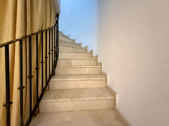 Casa de 2 habitaciones en San Pedro de Alcantara, Marbella en venta - 375.000 € (Ref: 9878379)