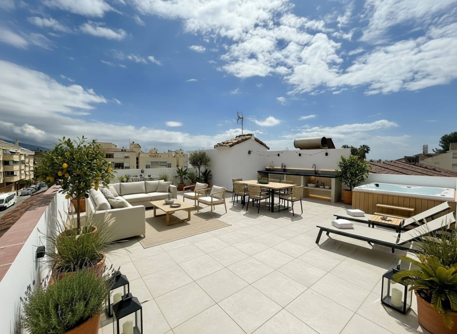 2 bedroom Townhouse for sale in San Pedro de Alcantara - € 375,000 (Ref: 9878379)