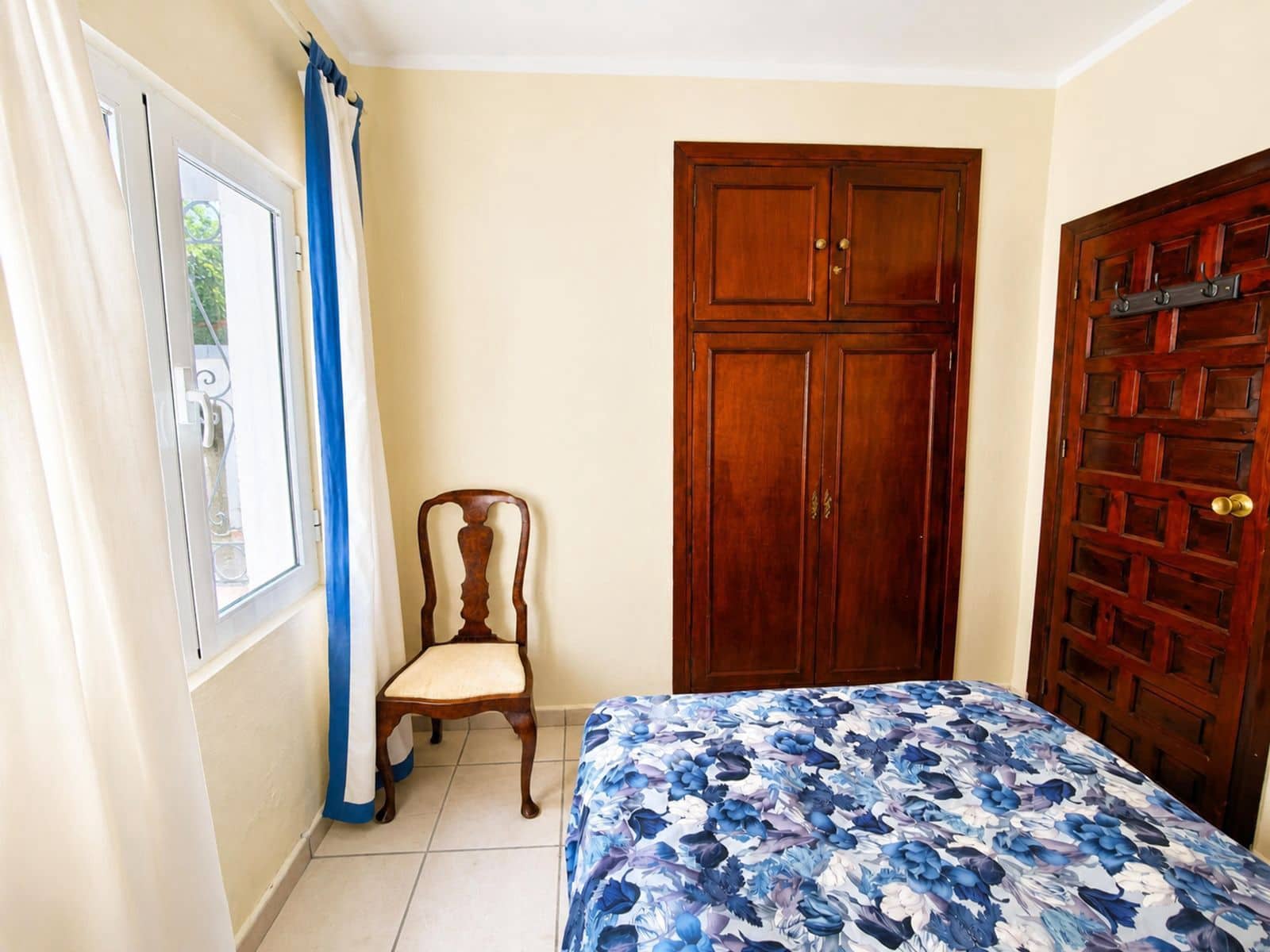 3 bedroom Villa for sale in La Duquesa / Puerto de la Duquesa - € 595,000 (Ref: 9878381)