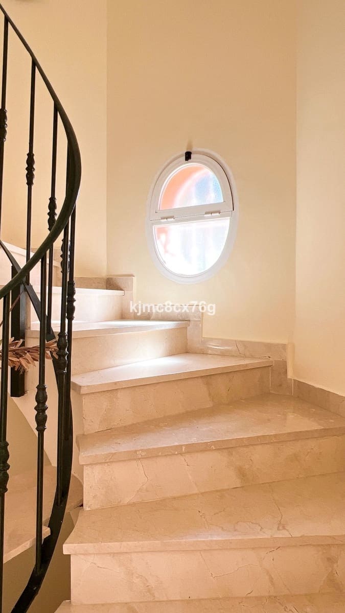 5 soveværelse Villa til salg i Calahonda - € 895.000 (Ref: 9878386)