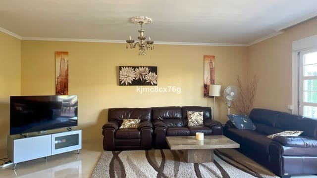 5 soveværelse Villa til salg i Calahonda, Mijas - € 895.000 (Ref: 9878386)
