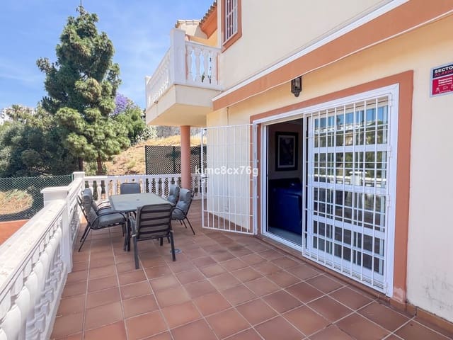 5 soveværelse Villa til salg i Calahonda, Mijas - € 895.000 (Ref: 9878386)