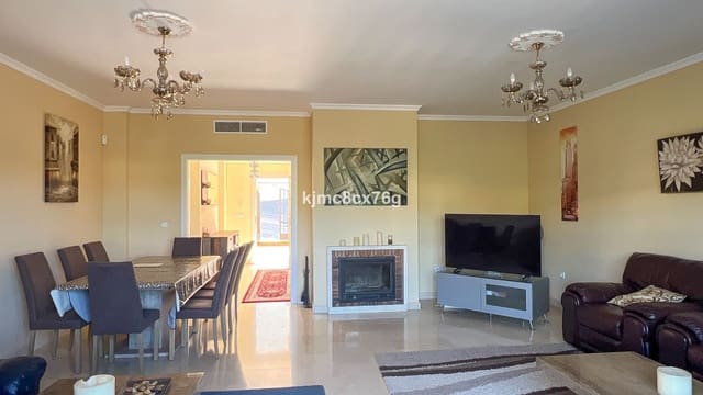 5 soveværelse Villa til salg i Calahonda, Mijas - € 895.000 (Ref: 9878386)
