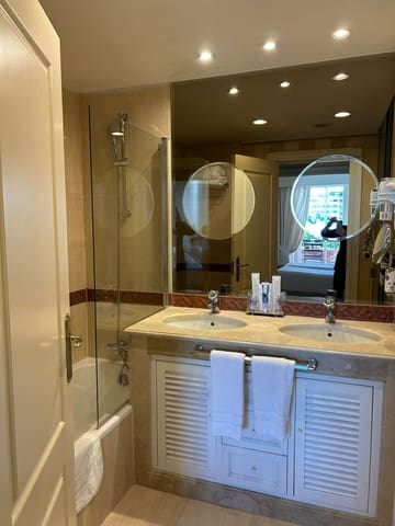 2 slaapkamer Appartement te koop in Golden Mile, Marbella - € 850.000 (Ref: 9878392)