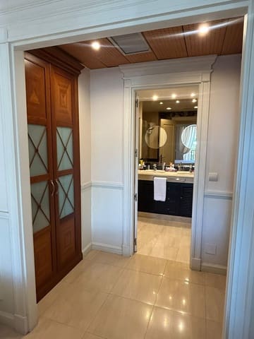 2 slaapkamer Appartement te koop in Golden Mile, Marbella - € 850.000 (Ref: 9878392)