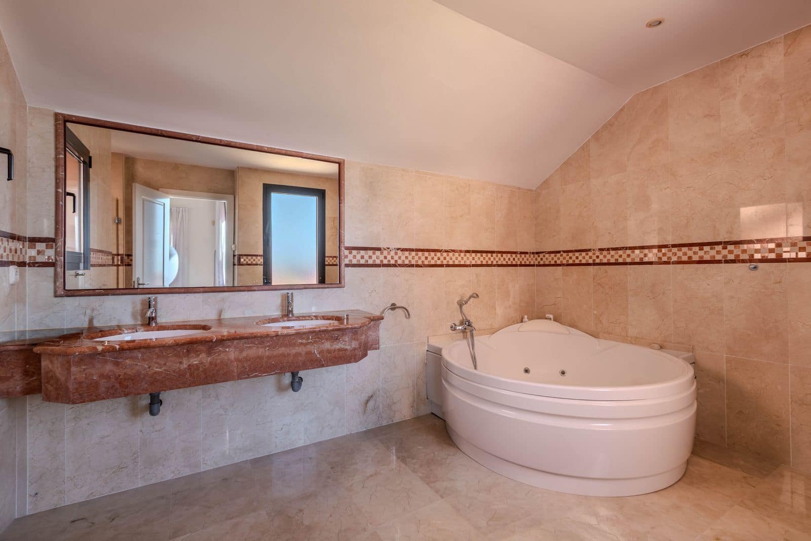 3 soveværelse Penthouse til salg i Calahonda - € 1.150.000 (Ref: 9878396)