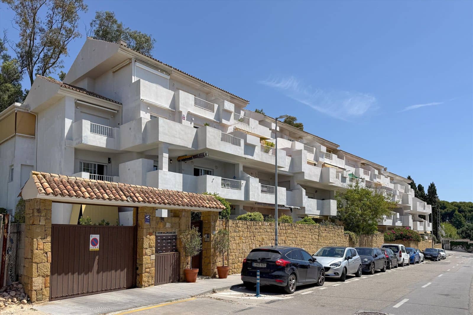 2 bedroom Apartment for sale in Golden Mile - € 550,000 (Ref: 9878398)