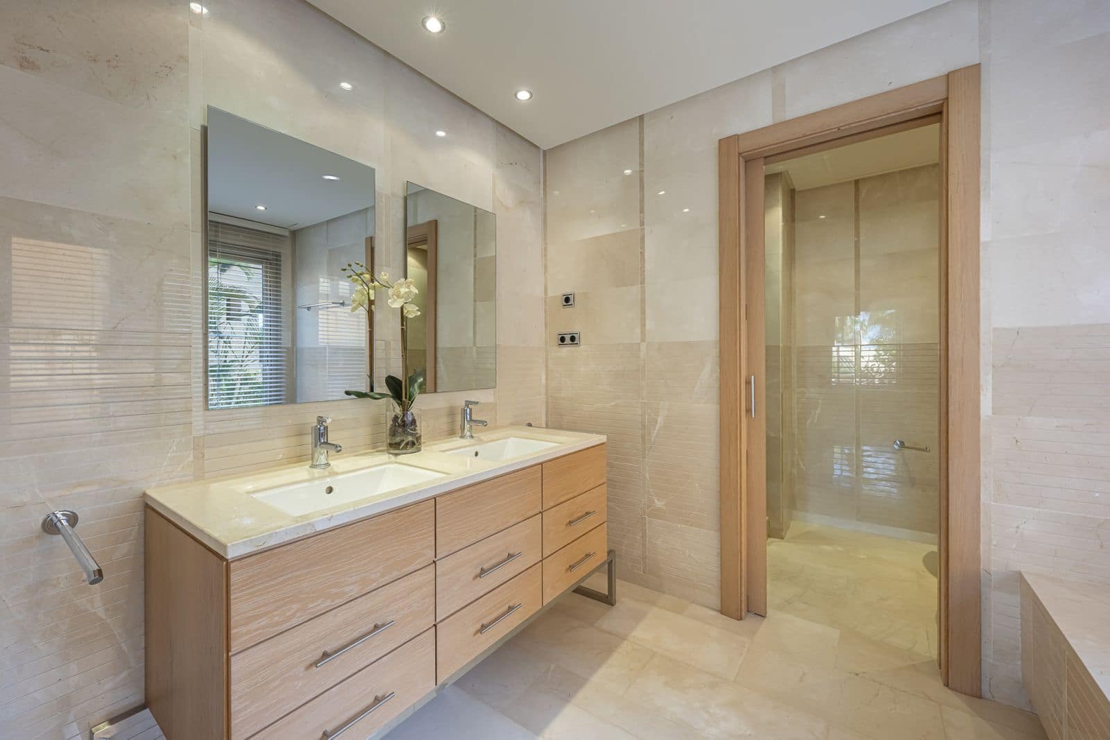 3 bedroom Apartment for sale in Golden Mile - € 1,795,000 (Ref: 9878404)