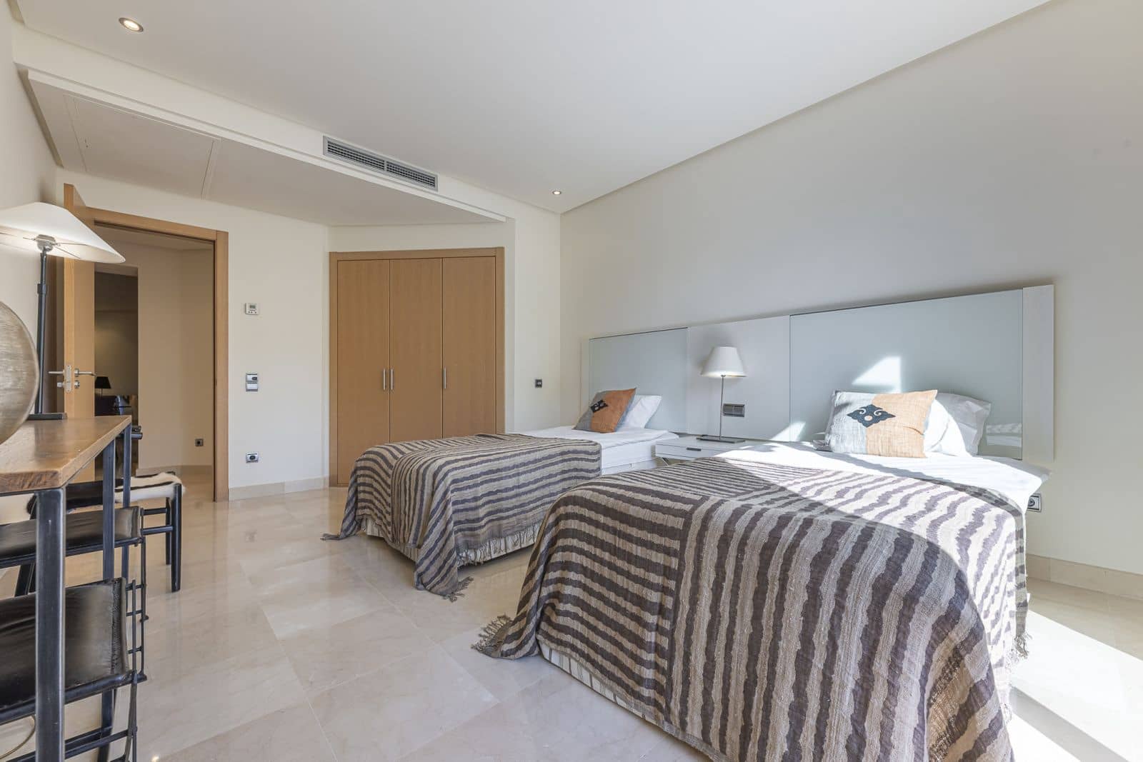 3 bedroom Apartment for sale in Golden Mile - € 1,795,000 (Ref: 9878404)