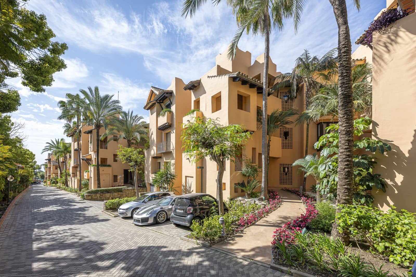 3 bedroom Apartment for sale in Golden Mile - € 1,795,000 (Ref: 9878404)
