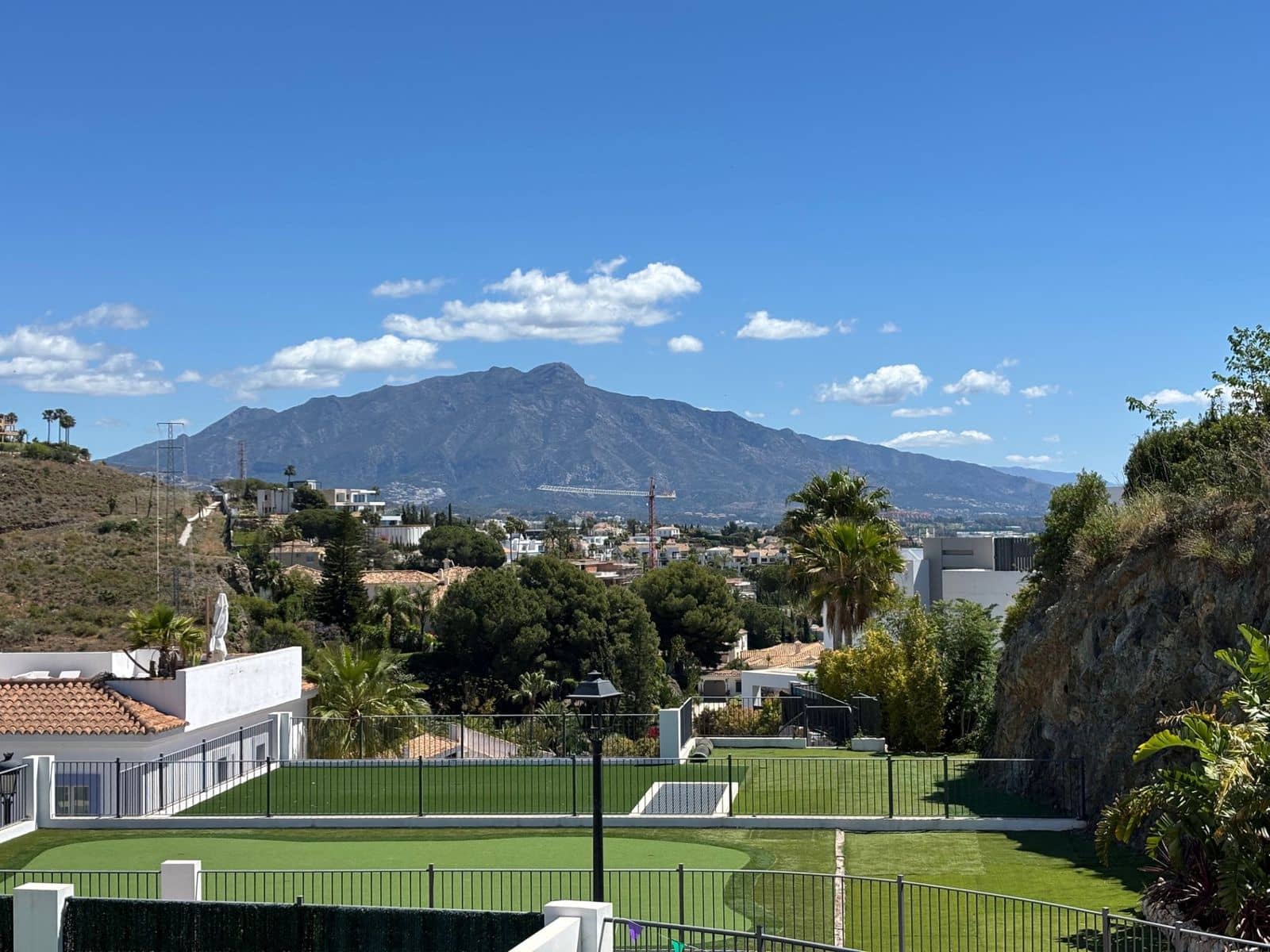 2 sypialnia Penthouse na sprzedaż w Benahavis - 650 000 € (Ref: 9878405)