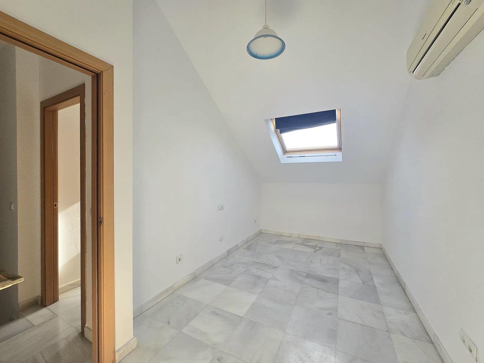 4 soveværelse Semi-Rækkehus til salg i Benalmadena Costa - € 440.000 (Ref: 9878417)