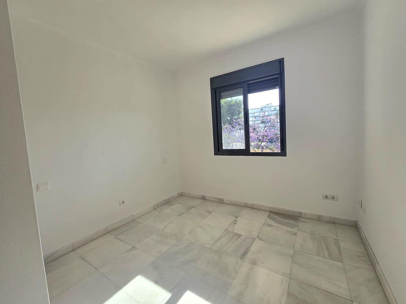 4 soveværelse Semi-Rækkehus til salg i Benalmadena Costa - € 440.000 (Ref: 9878417)