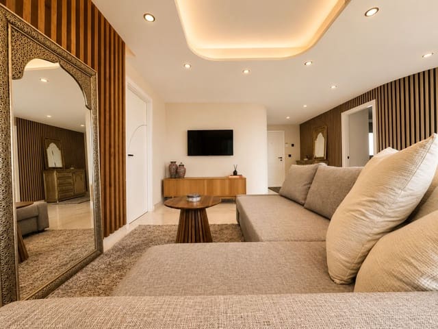 2 sovrum Takvåning till salu i Estepona - 1 395 000 € (Ref: 9878425)