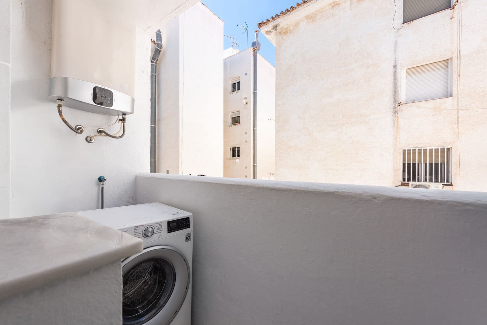 1 makuuhuone Ranta-asunto myytävänä paikassa Estepona - 259 000 € (Ref: 9878433)