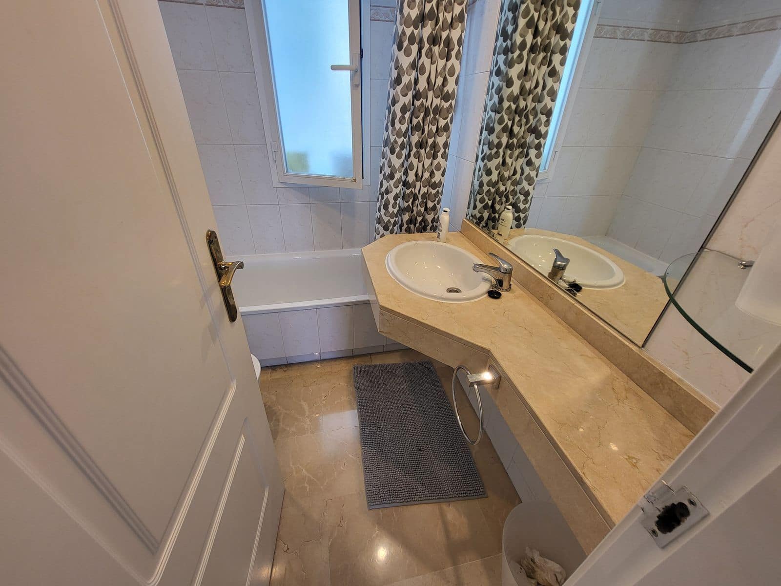 4 slaapkamer Penthouse te koop in Puerto Banus - € 1.050.000 (Ref: 9878435)