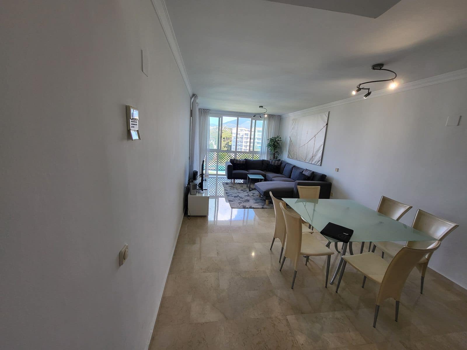 4 slaapkamer Penthouse te koop in Puerto Banus - € 1.050.000 (Ref: 9878435)