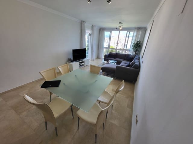 4 slaapkamer Penthouse te koop in Puerto Banus, Marbella - € 1.050.000 (Ref: 9878435)