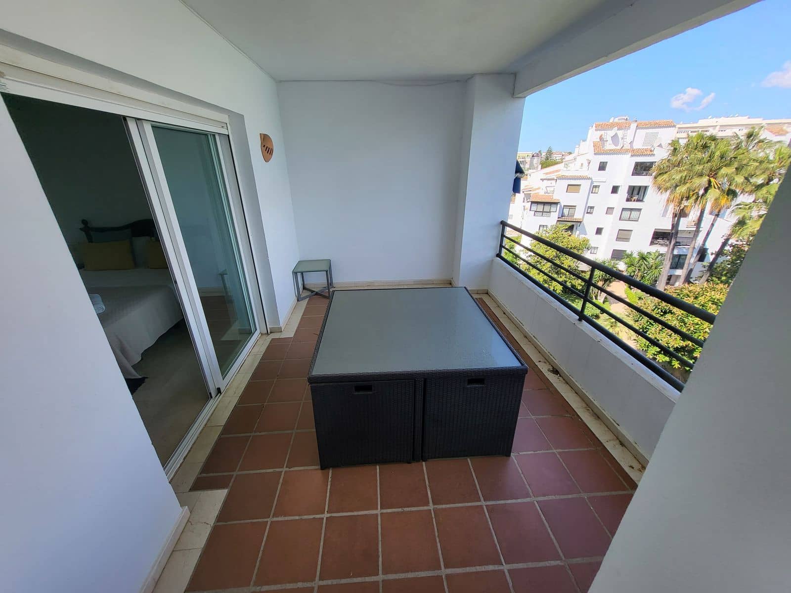 4 slaapkamer Penthouse te koop in Puerto Banus - € 1.050.000 (Ref: 9878435)
