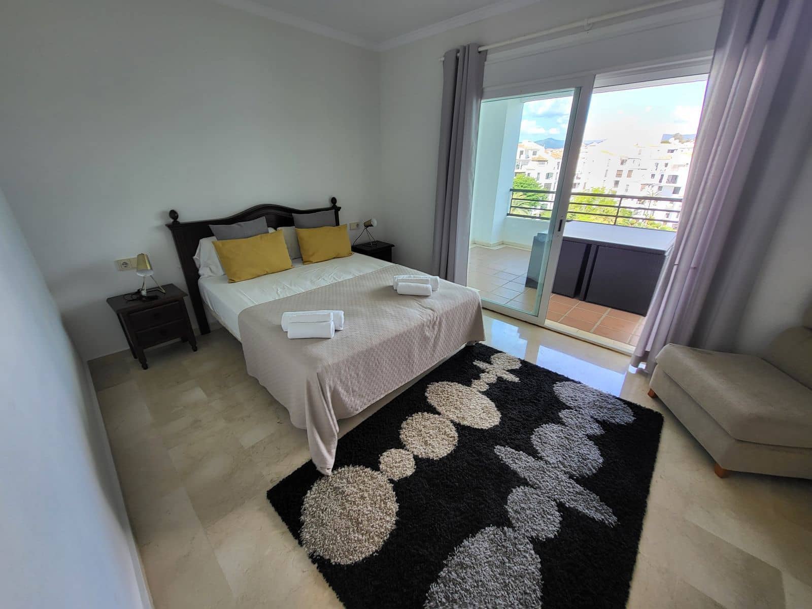 4 slaapkamer Penthouse te koop in Puerto Banus - € 1.050.000 (Ref: 9878435)