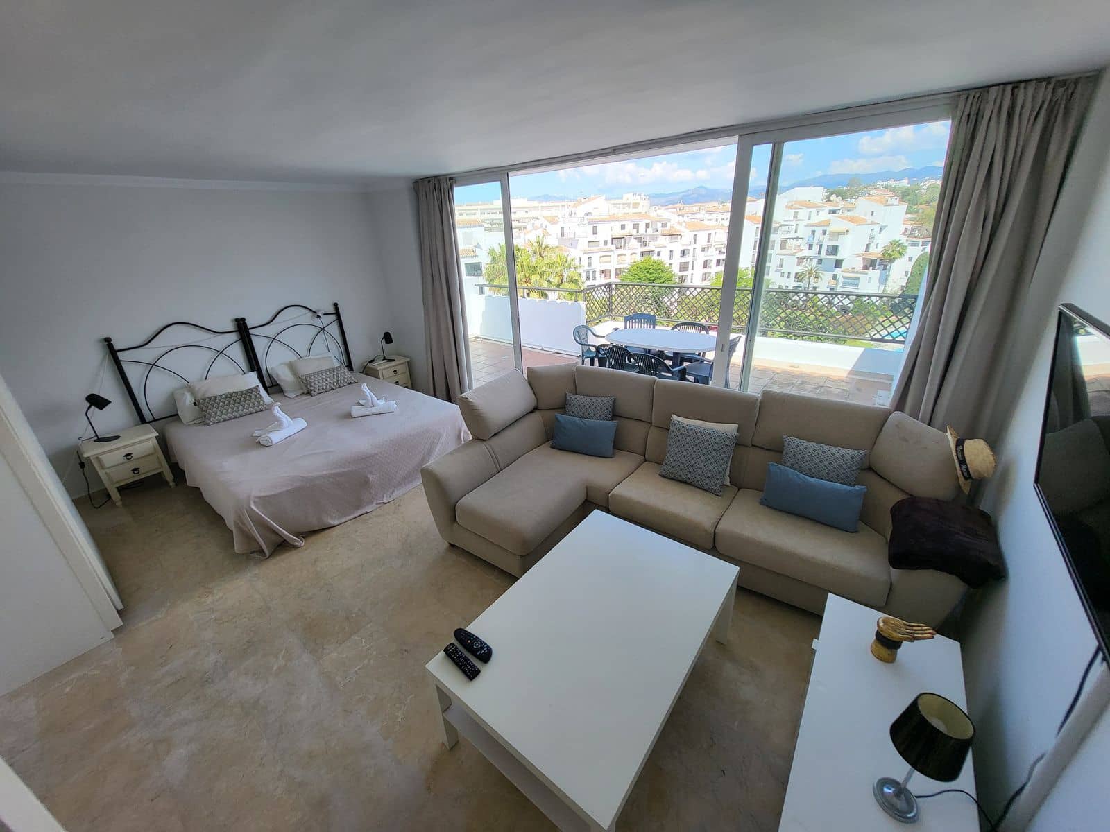 4 slaapkamer Penthouse te koop in Puerto Banus - € 1.050.000 (Ref: 9878435)