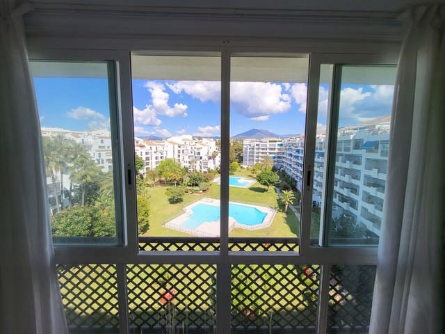 4 slaapkamer Penthouse te koop in Puerto Banus, Marbella - € 1.050.000 (Ref: 9878435)