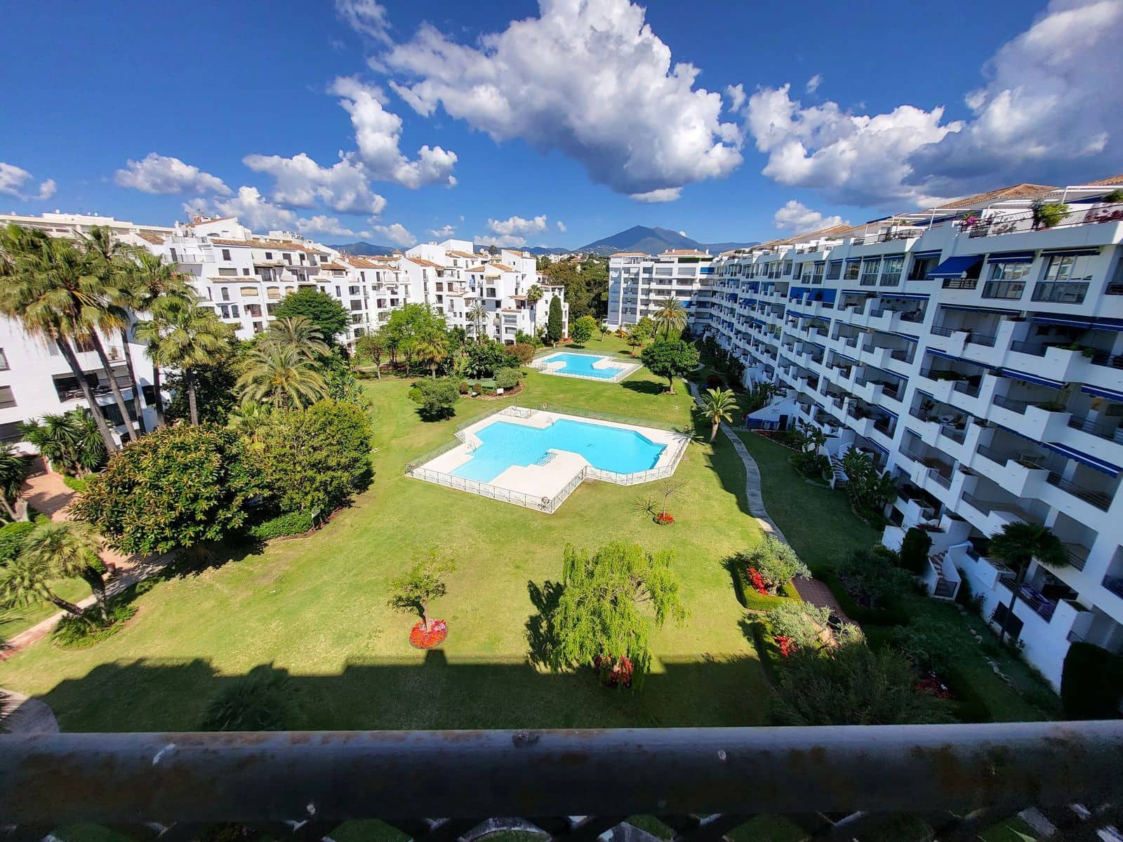 4 slaapkamer Penthouse te koop in Puerto Banus - € 1.050.000 (Ref: 9878435)