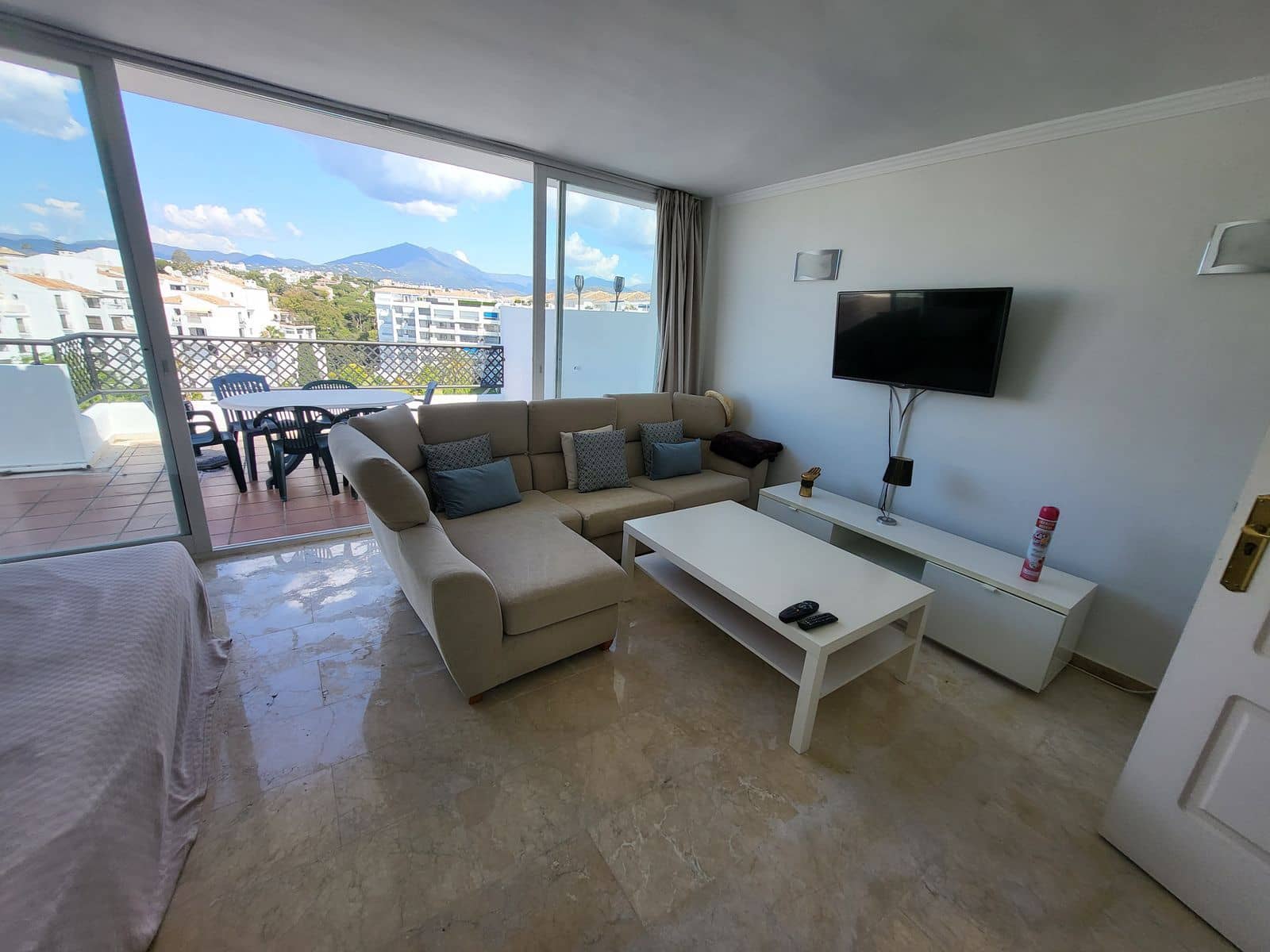 4 slaapkamer Penthouse te koop in Puerto Banus - € 1.050.000 (Ref: 9878435)