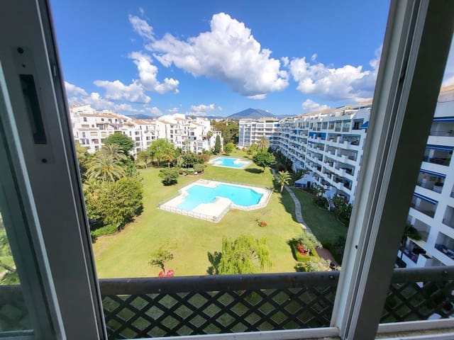 4 slaapkamer Penthouse te koop in Puerto Banus, Marbella - € 1.050.000 (Ref: 9878435)