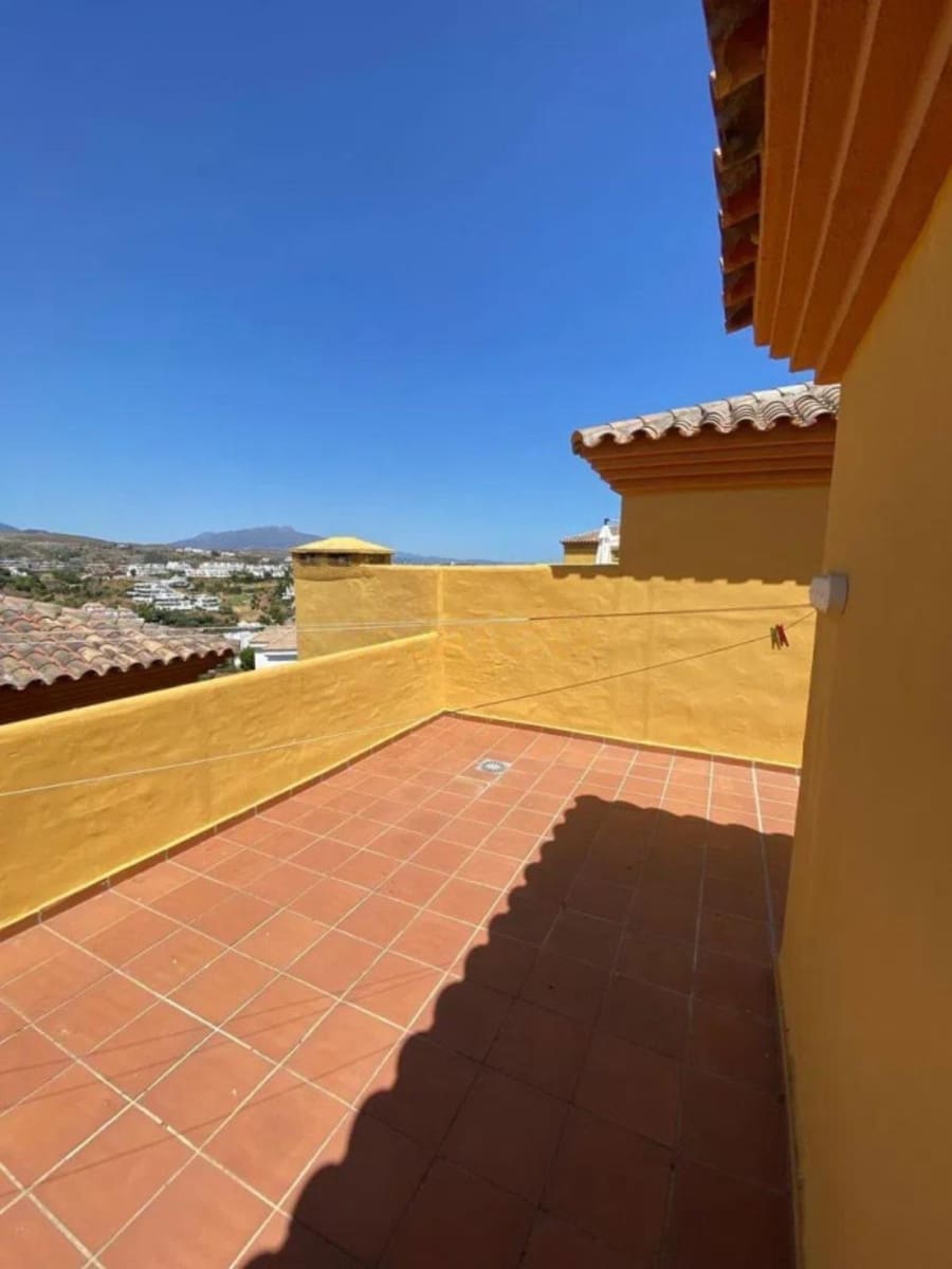 4 soveværelse Penthouse til salg i Estepona - € 590.000 (Ref: 9878437)