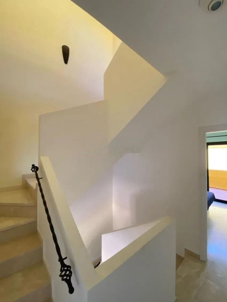 4 soveværelse Penthouse til salg i Estepona - € 590.000 (Ref: 9878437)