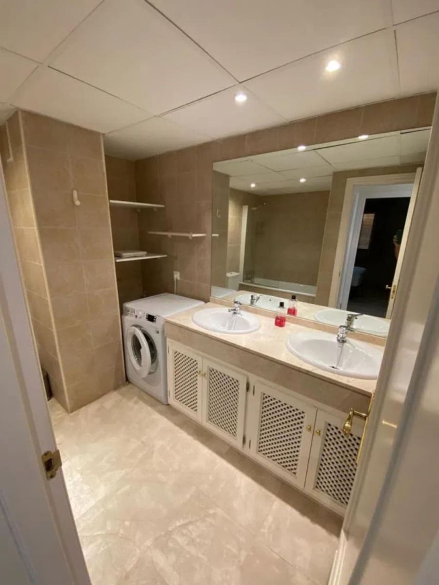 4 soveværelse Penthouse til salg i Estepona - € 590.000 (Ref: 9878437)