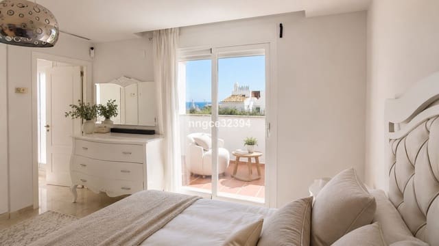 3 soveværelse Penthouse til salg i Nueva Andalucia, Marbella - € 875.000 (Ref: 9878441)