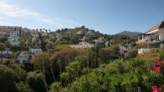 3 soveværelse Penthouse til salg i Nueva Andalucia, Marbella - € 875.000 (Ref: 9878441)