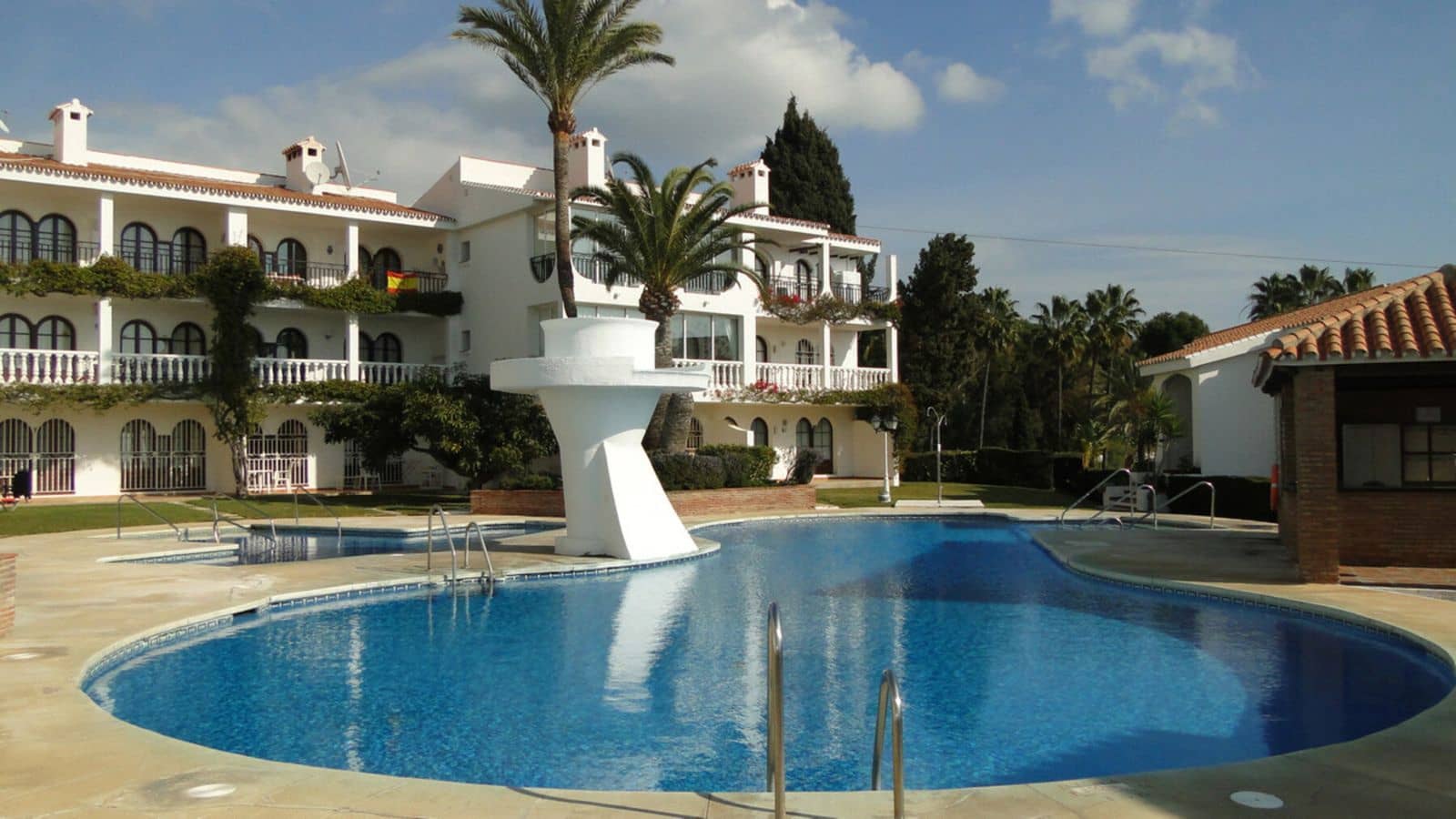 2 soveværelse Lejlighed til salg i Riviera del Sol - € 350.000 (Ref: 9884368)