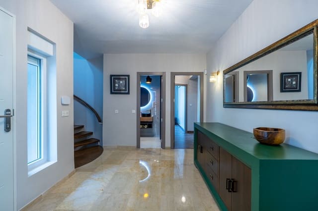 4 Zimmer Villa zu verkaufen in Marbesa, Marbella - 1.295.000 € (Ref: 9884381)