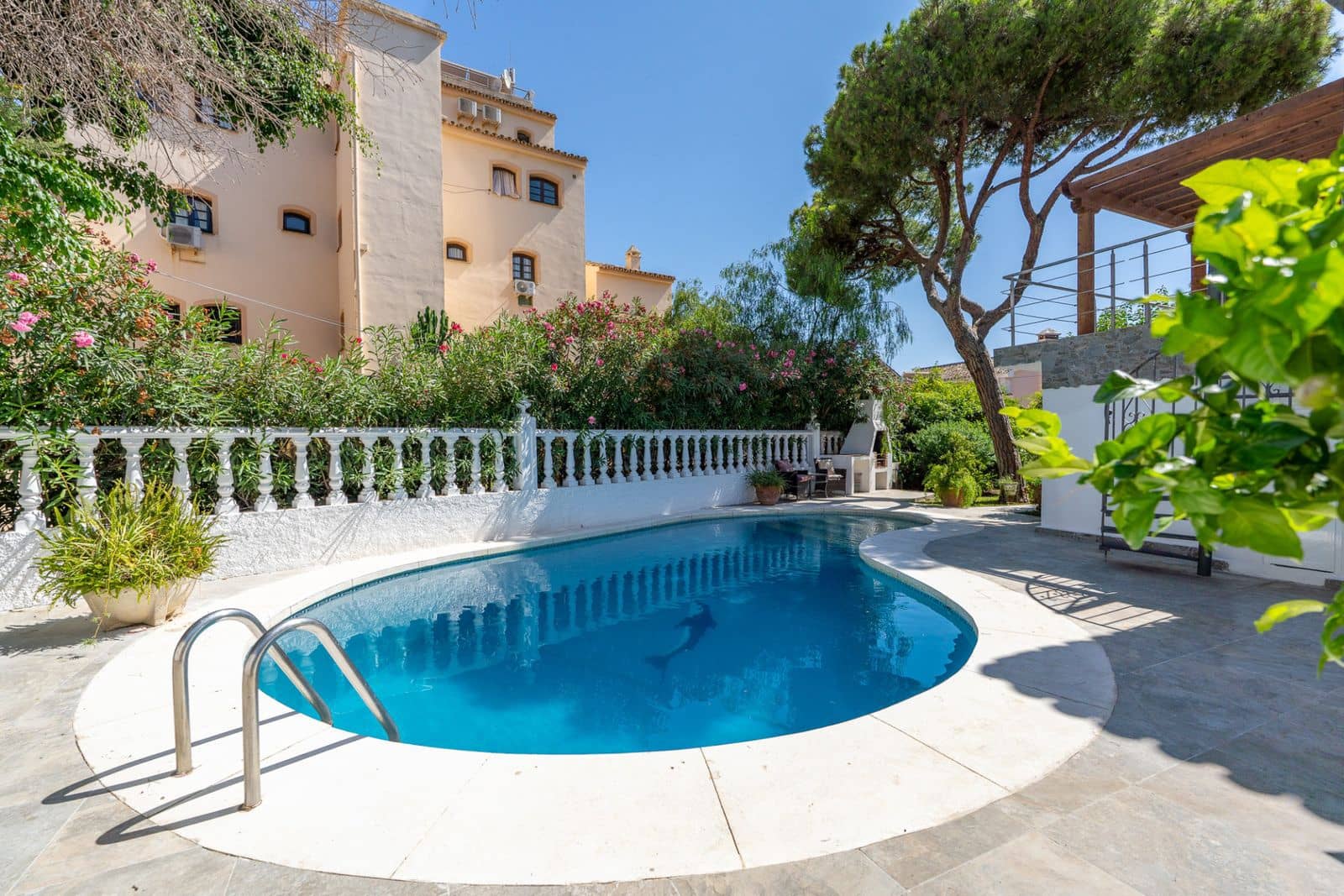 4 Zimmer Villa zu verkaufen in Marbesa - 1.295.000 € (Ref: 9884381)